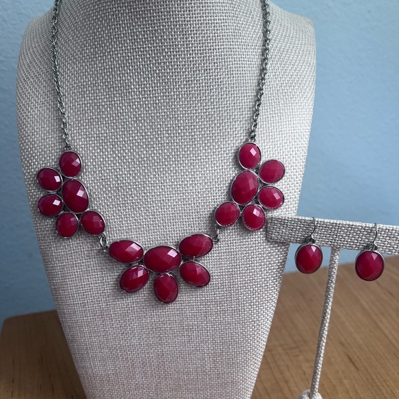 Charming Charlie Jewelry - Necklace Short w/ Earrings